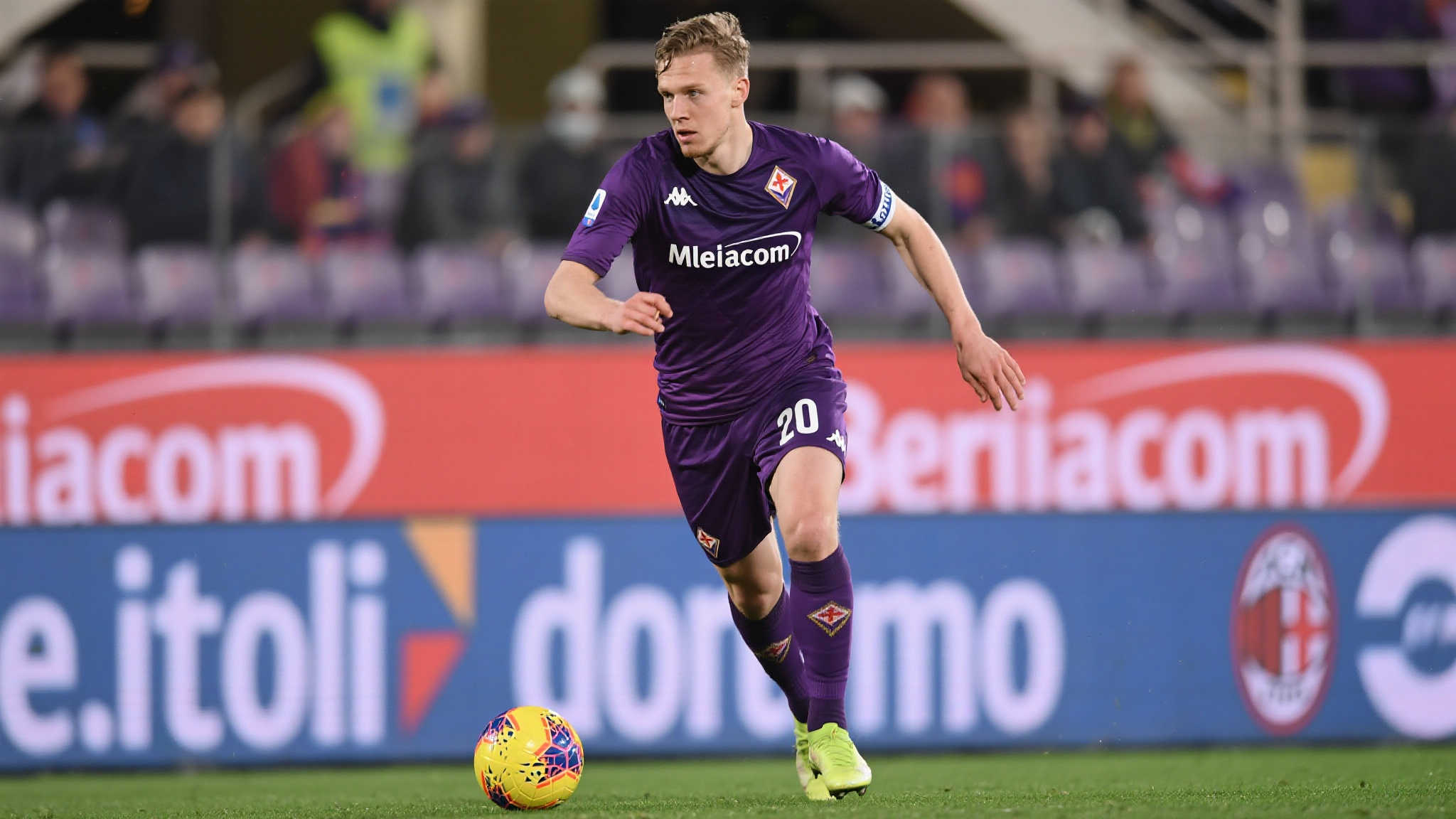 在近期的转会新闻中，一则消息引起了广大球迷的关注。